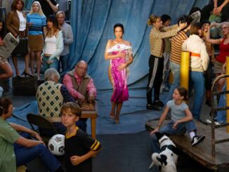 Demi Lovato - Kiss