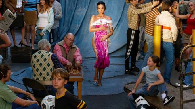 Demi Lovato - Kiss