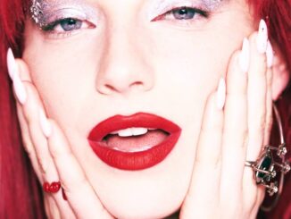 Sophie and the Giants - Pink Champagne